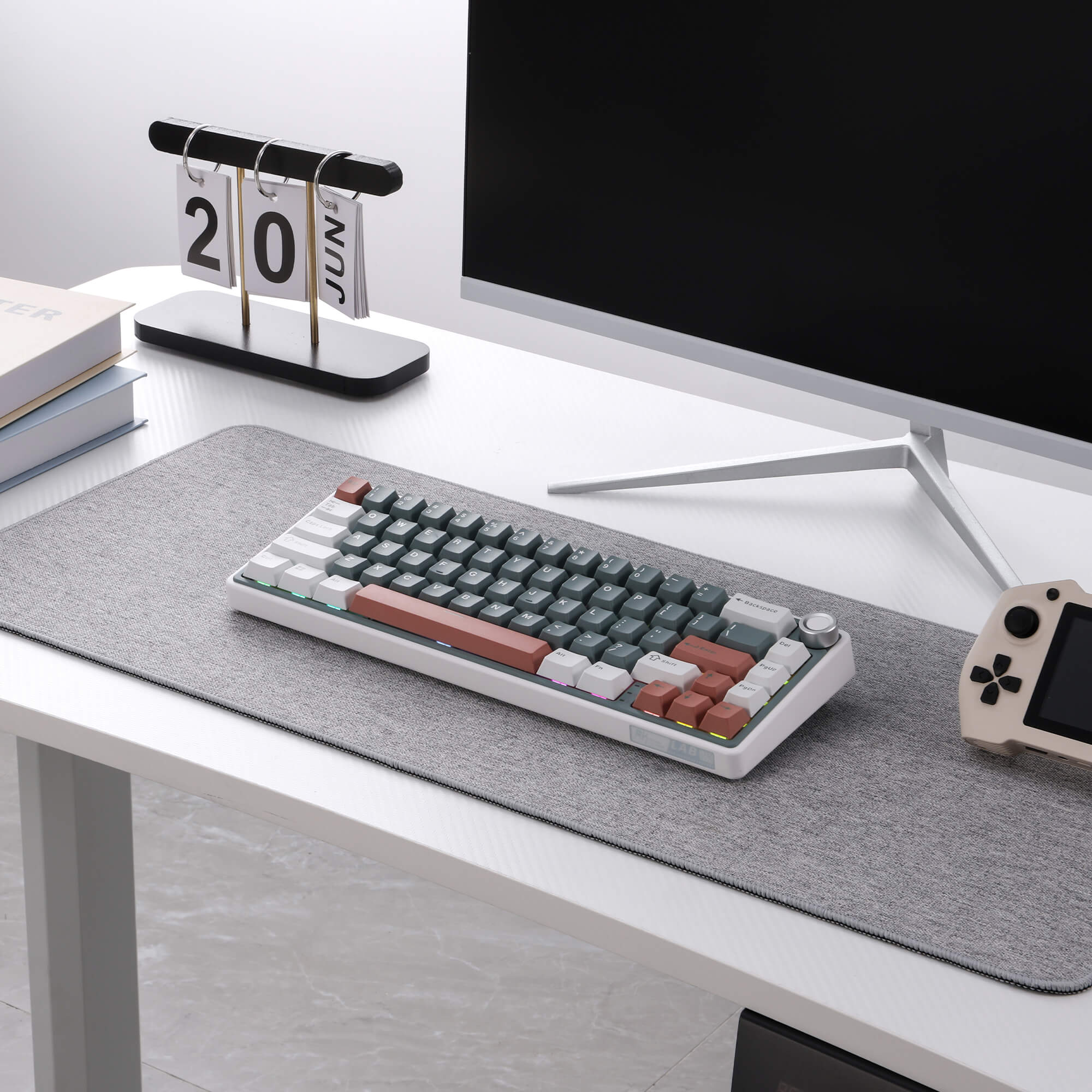 R65 65% Wireless Gaming Keyboard (Open-Box) - Image 8